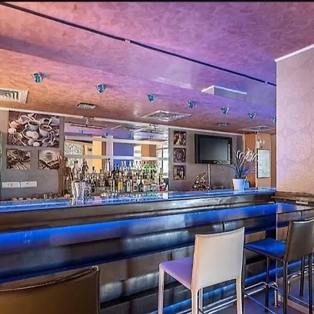 16 - Rainbow Complex * סאני ביץ'